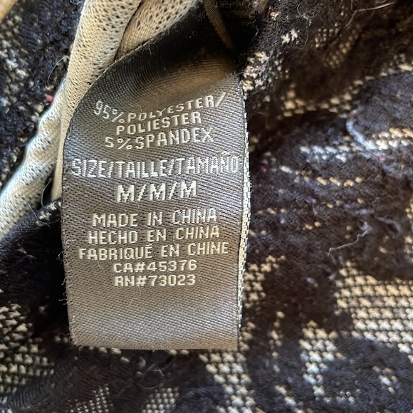 Suzy Shier Leggings - Picture 7 of 7